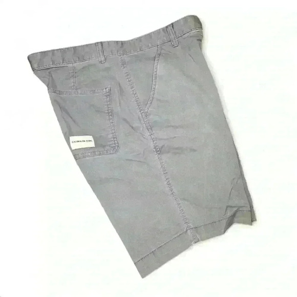 Calvin Klein - stone blue flat front khaki shorts- mens size 30 - Picture 2 of 5